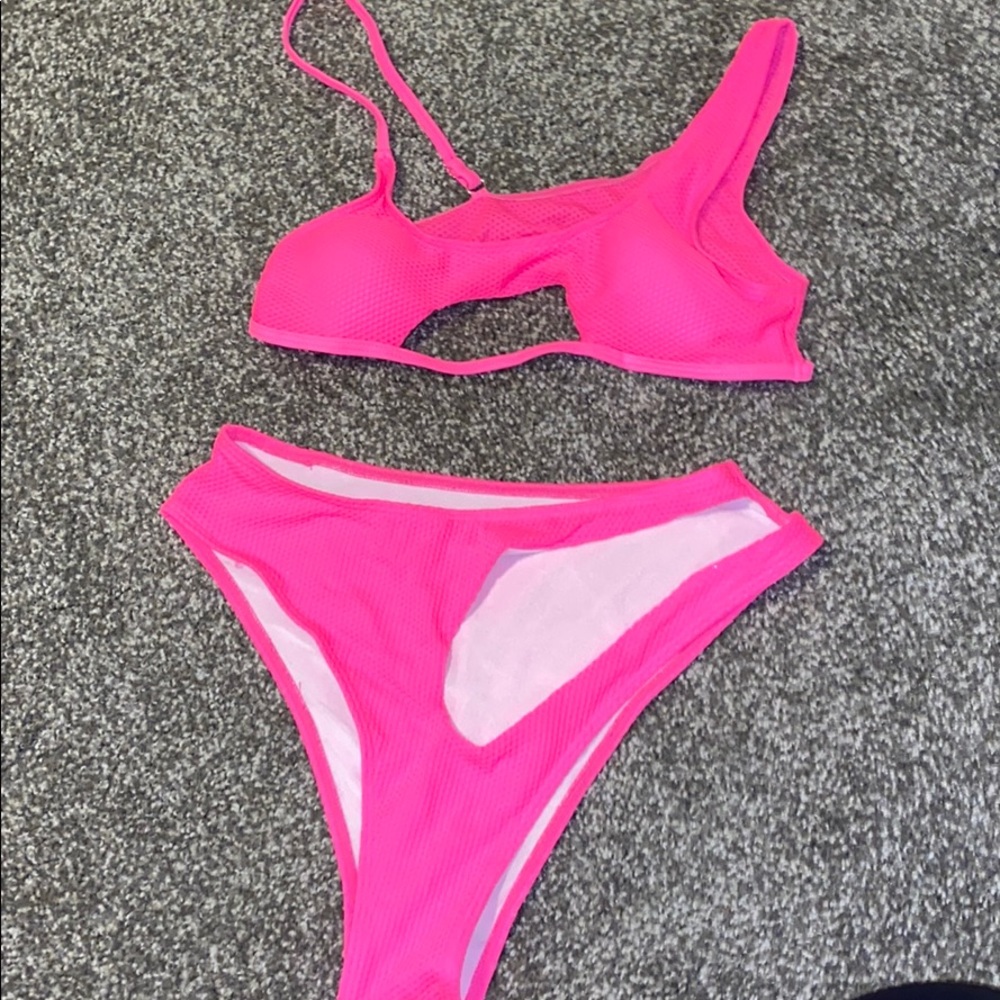 NWOT hot pink cut out bikini